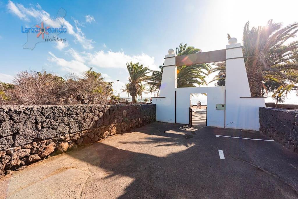 Casa Patty, Piscinas Climatizadas, Primera Linea Costa Teguise Exterior photo